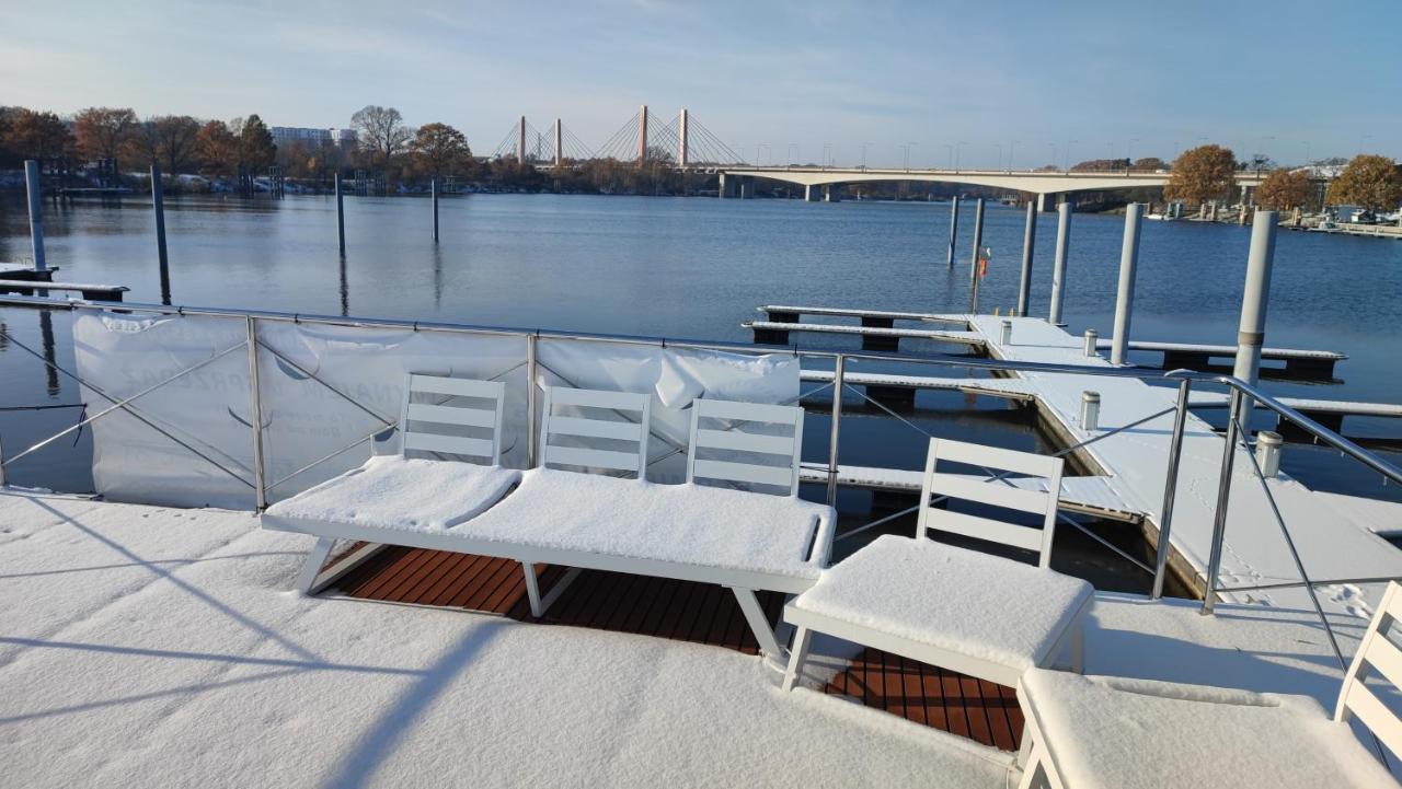 Apartment Houseboat Water King Plywajacy Dom Na Wodzie, 7 Os *