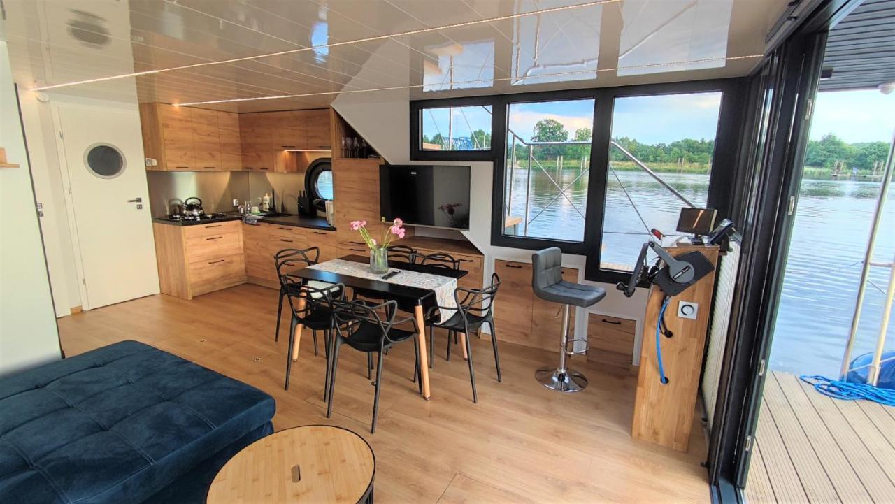 Houseboat Water King Plywajacy Dom Na Wodzie, 7 Os * Breslau