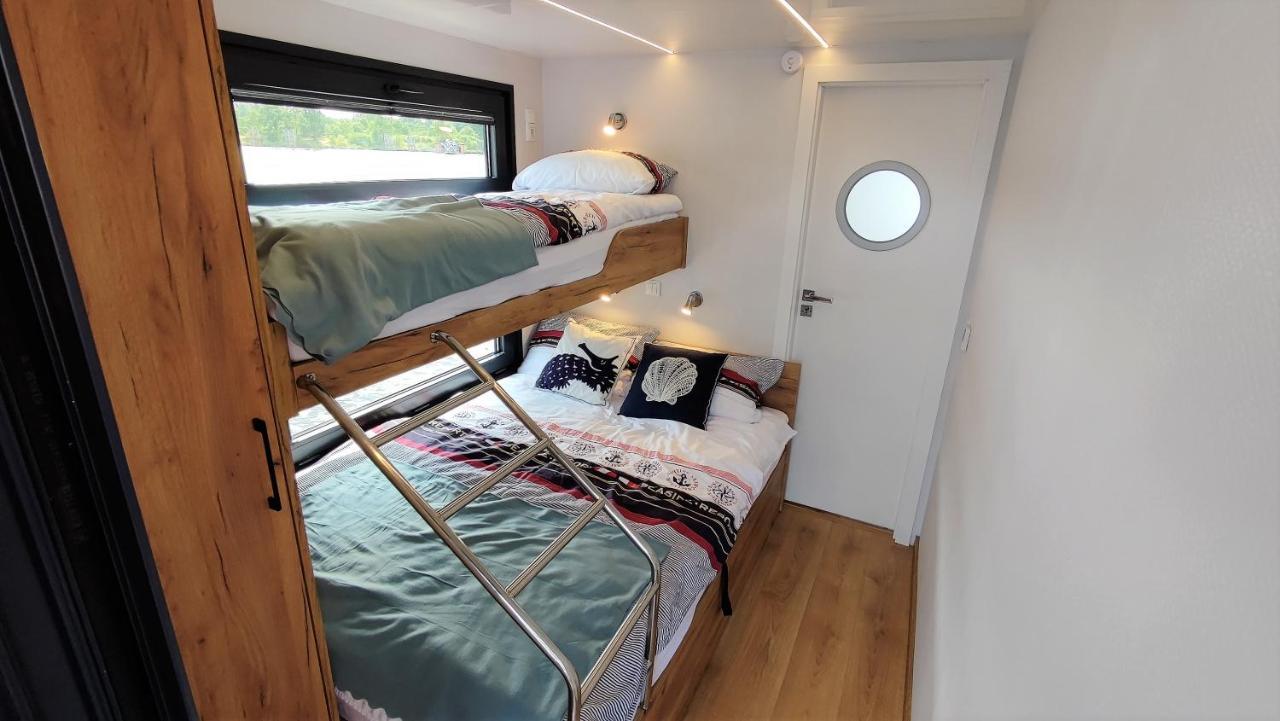 Apartment Houseboat Water King Plywajacy Dom Na Wodzie, 7 Os