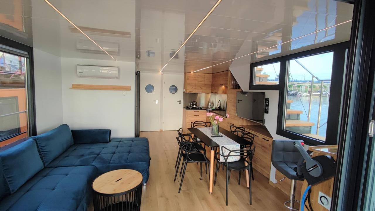 Apartment Houseboat Water King Plywajacy Dom Na Wodzie, 7 Os